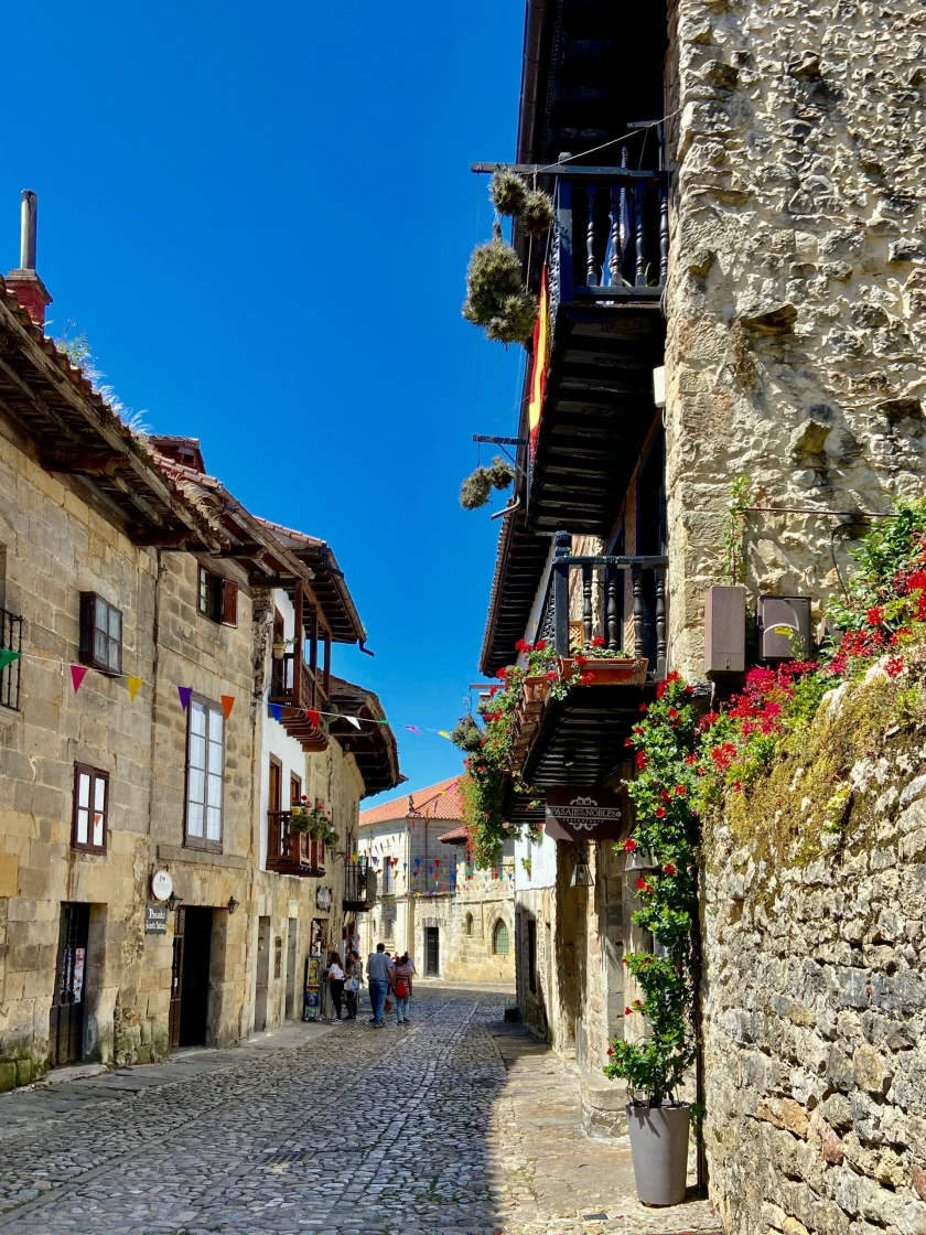 De Santillana del Mar a Comillas